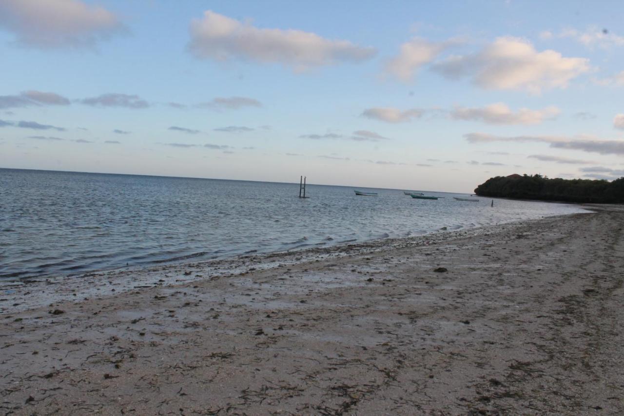 Oluwa Seun Beach Cottages, Mtwapa モンバサ エクステリア 写真